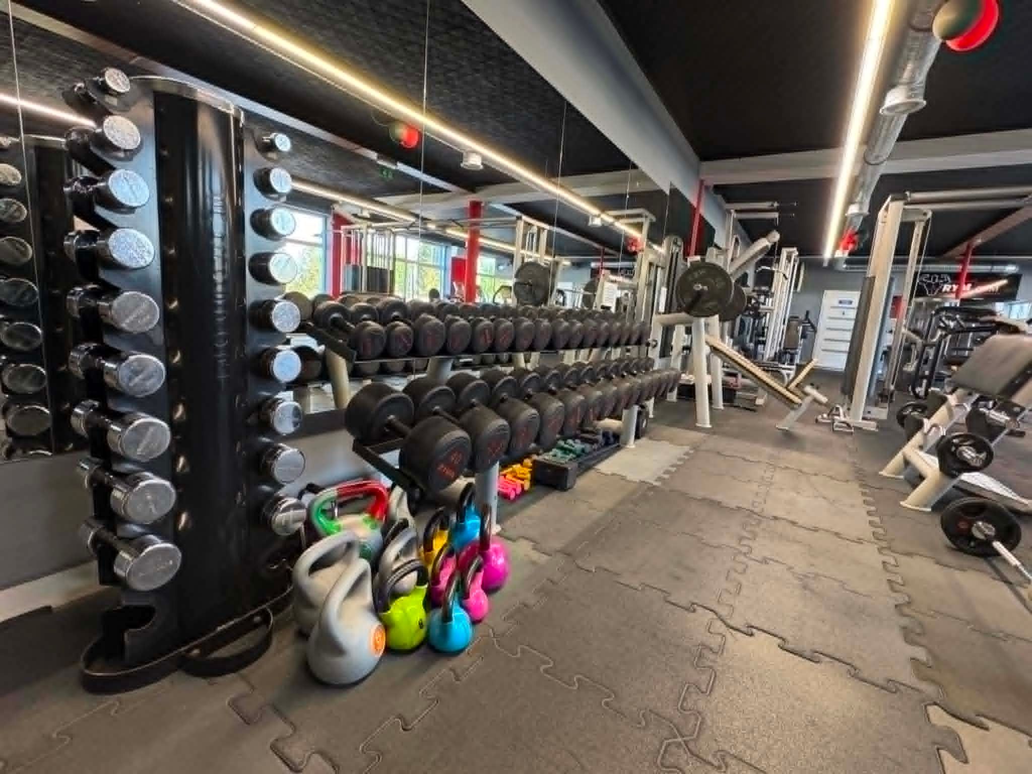 Wnętrze siłowni Rym Gym